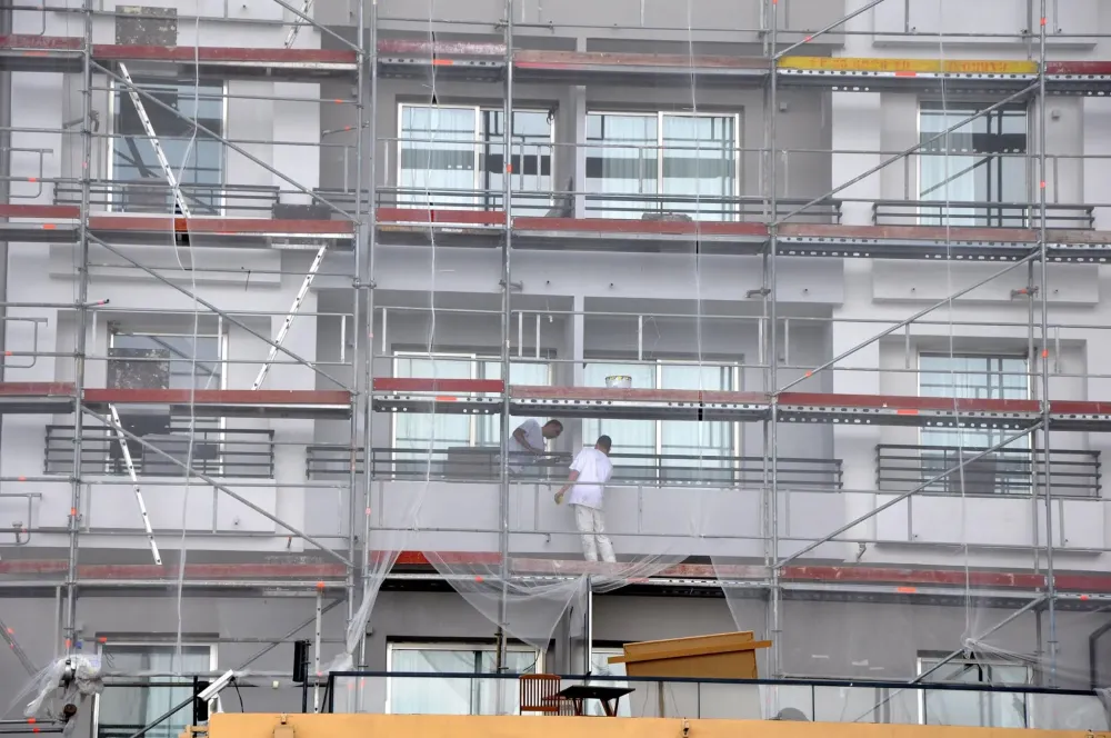 échafaudage près de Aubenas